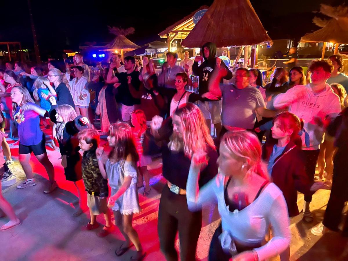 Camping Paradis Family Des Issoux Lalevade-dʼArdèche Bagian luar foto